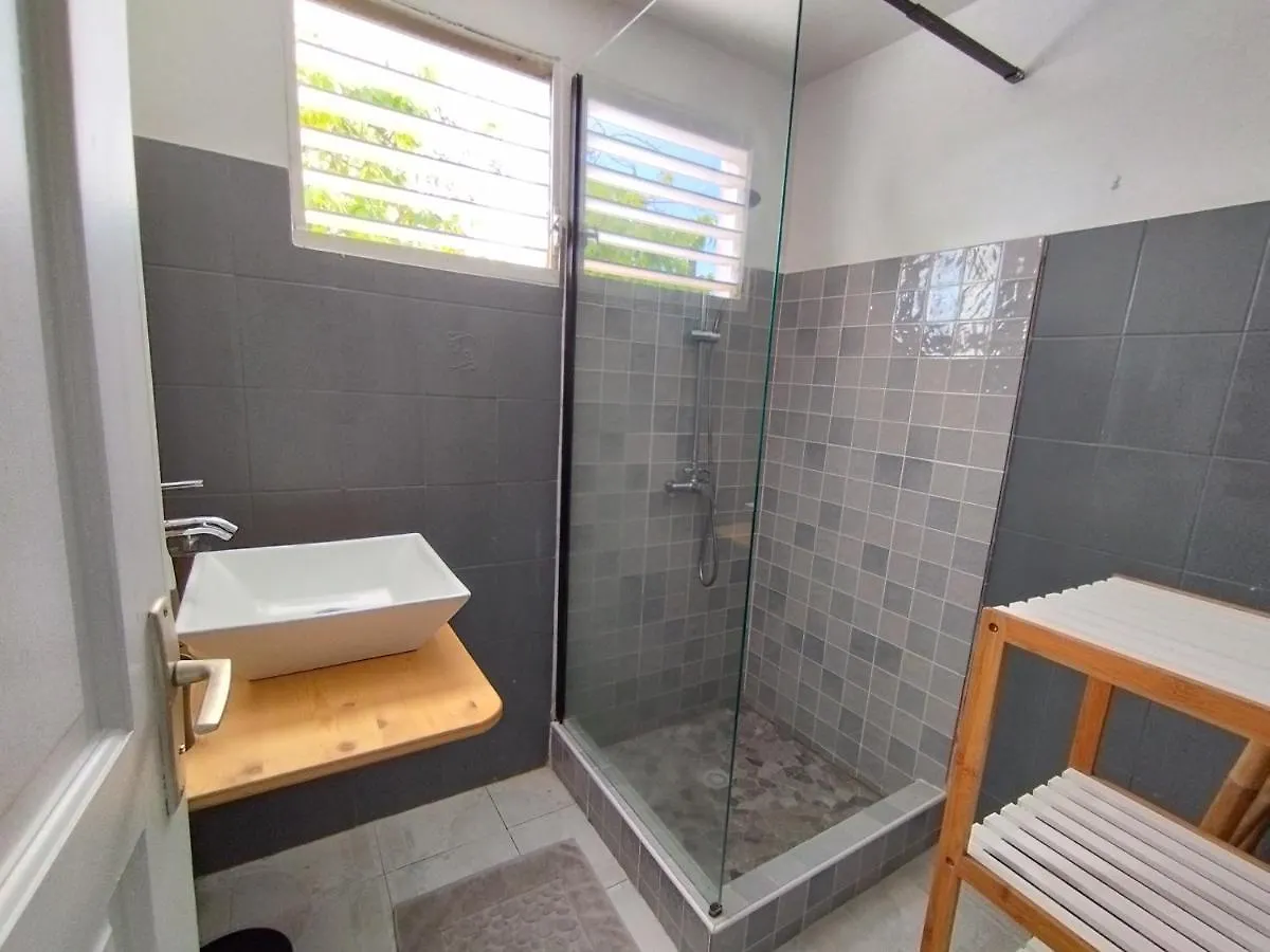 Bas De Villa Dumont T3 Calme Avec Jacuzzi Le Gosier  Apartmán Le Gosier (Grande-Terre)