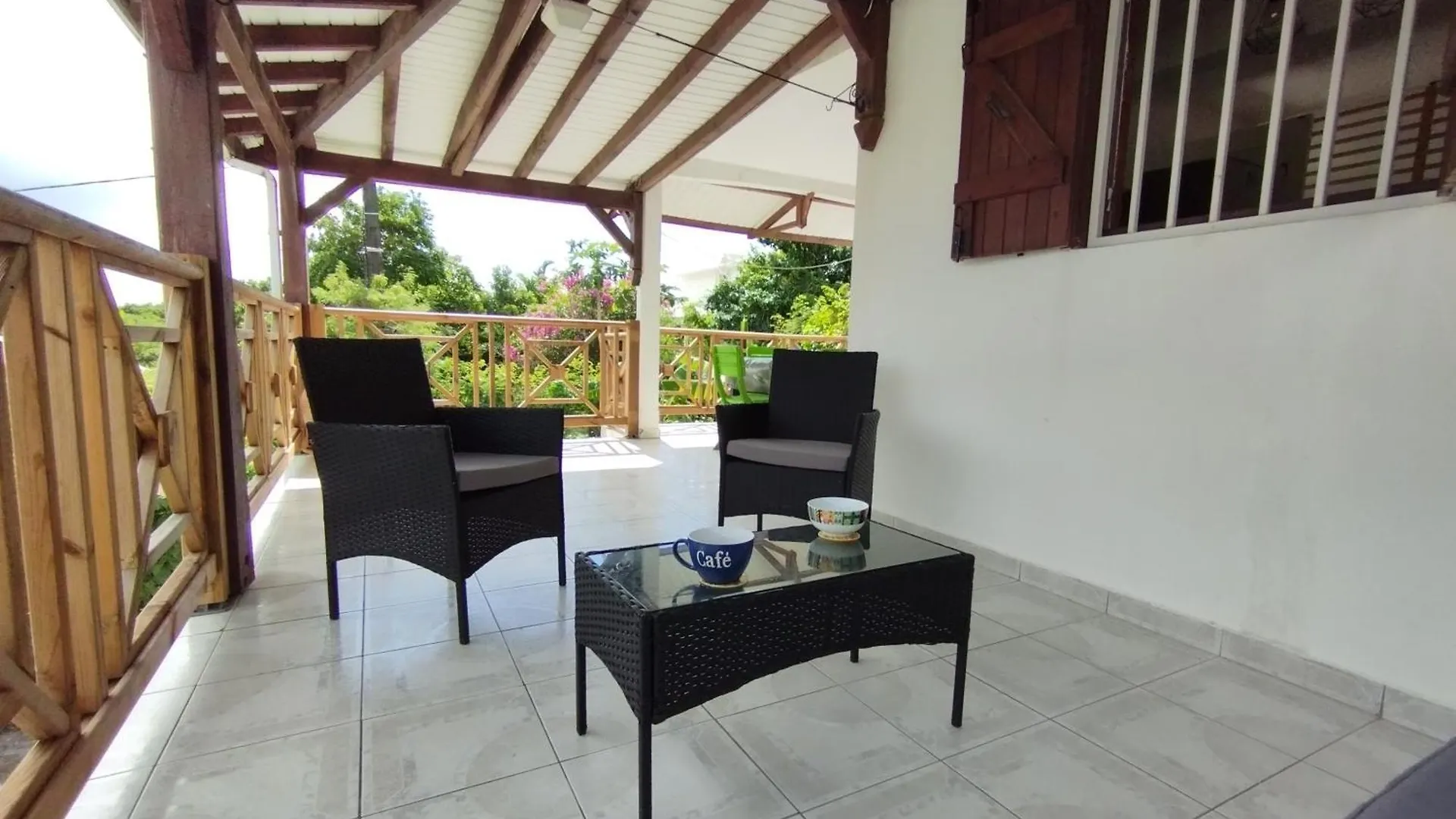 Bas De Villa Dumont T3 Calme Avec Jacuzzi Le Gosier  Guadeloupe